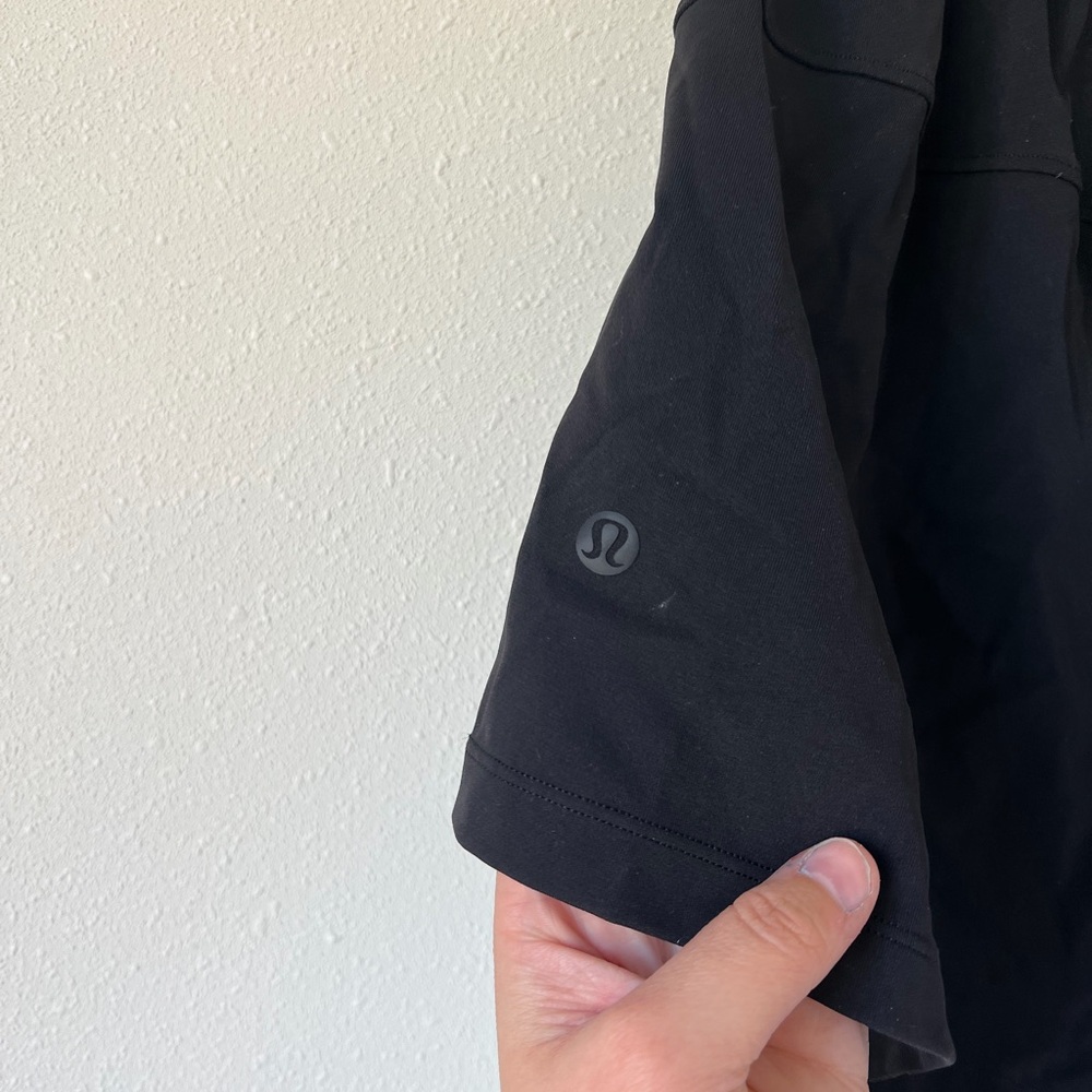 Women’s Black Lululemon Shorts Size 10 - Picture 5 of 6